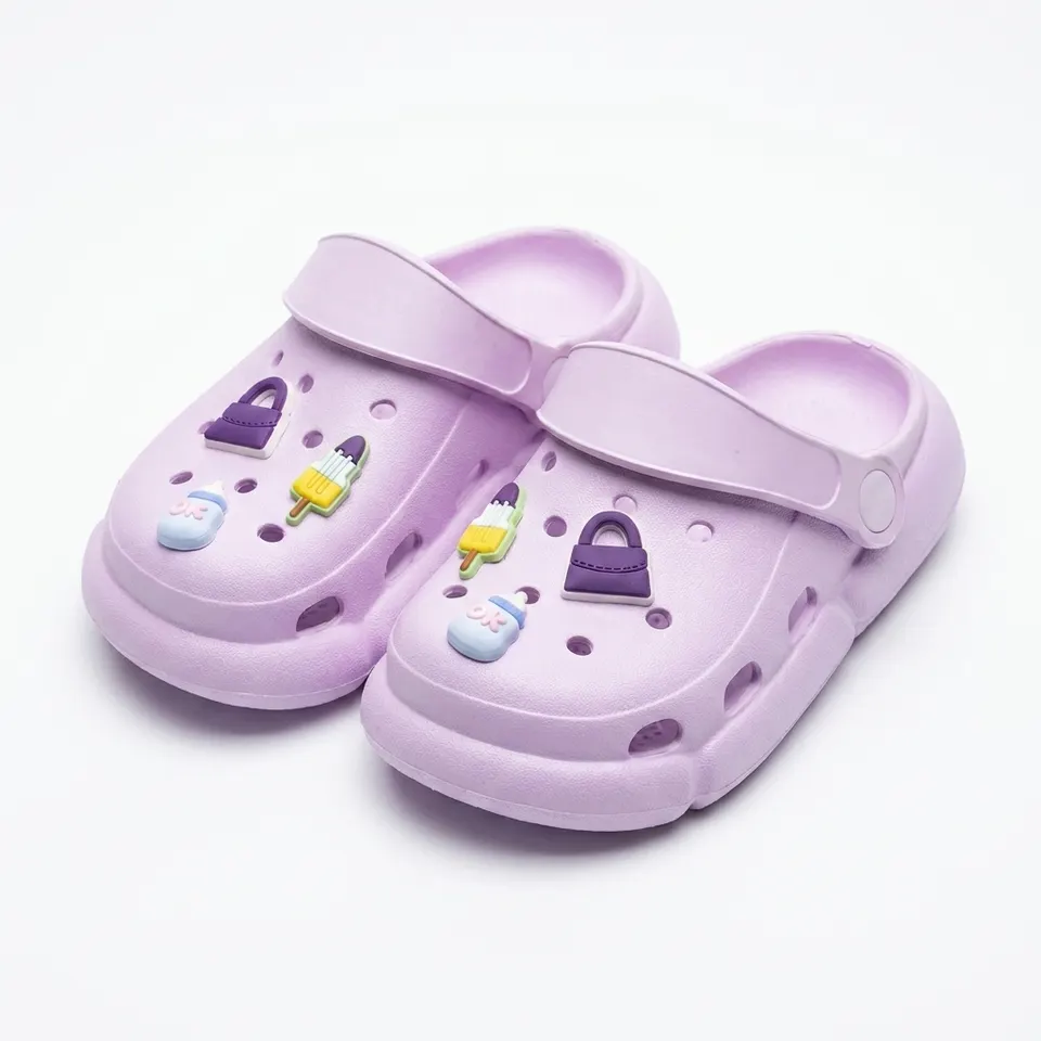 Xani Kinder Clogs EVA Flieder mit Charms Gartenschuhe Badeschuhe Hausschuhe